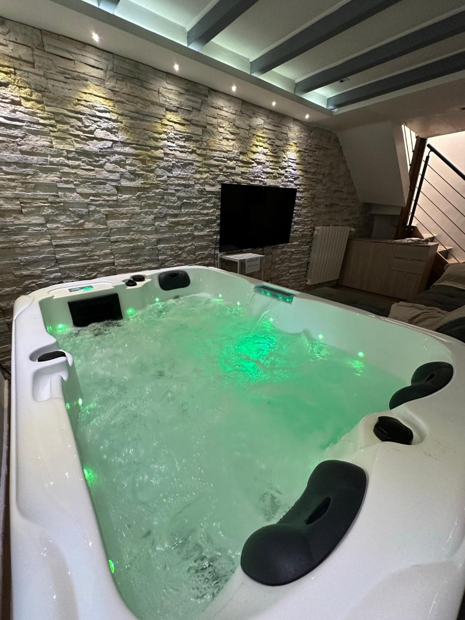 Maison Avec Spa Villa Maisdon-sur-Sevre Luaran gambar